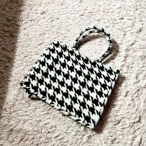 Monochrome Jacquard Houndstooth Preppy Old Money Large Tote Bag H&M Royalty
